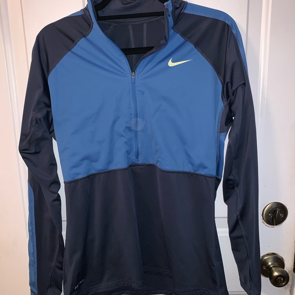 Women’s Nike quarter zip pullover